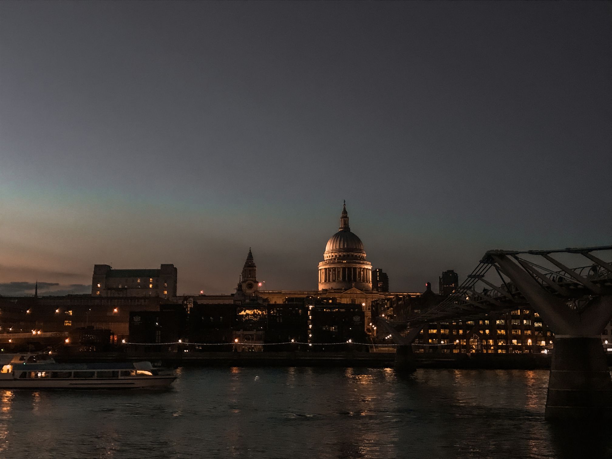 walk at night in London
